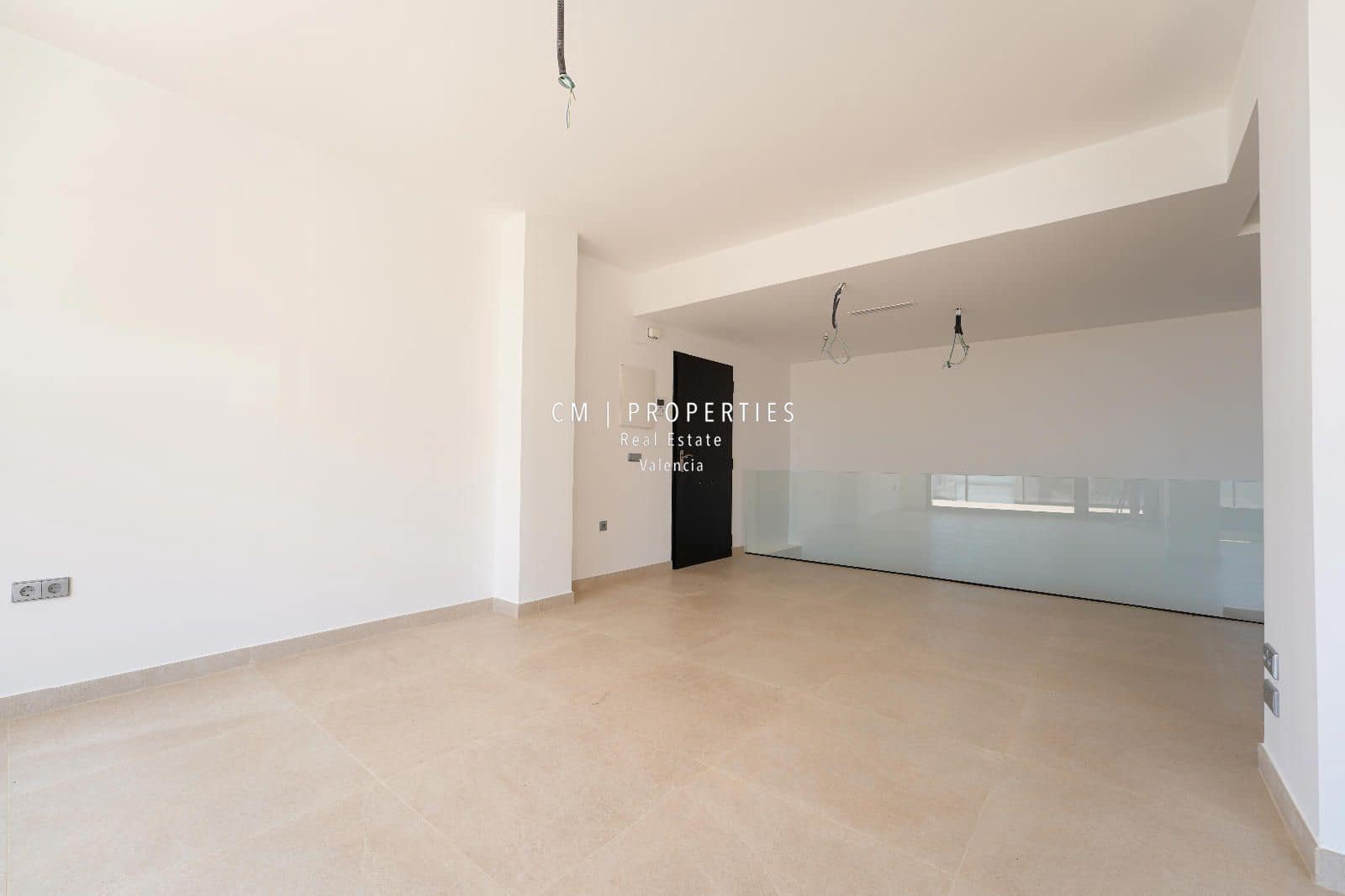 4 makuuhuone Omakotitalo myytävänä paikassa Chiva mukana 
autotalli - 350 000 € (Ref: 9092207)