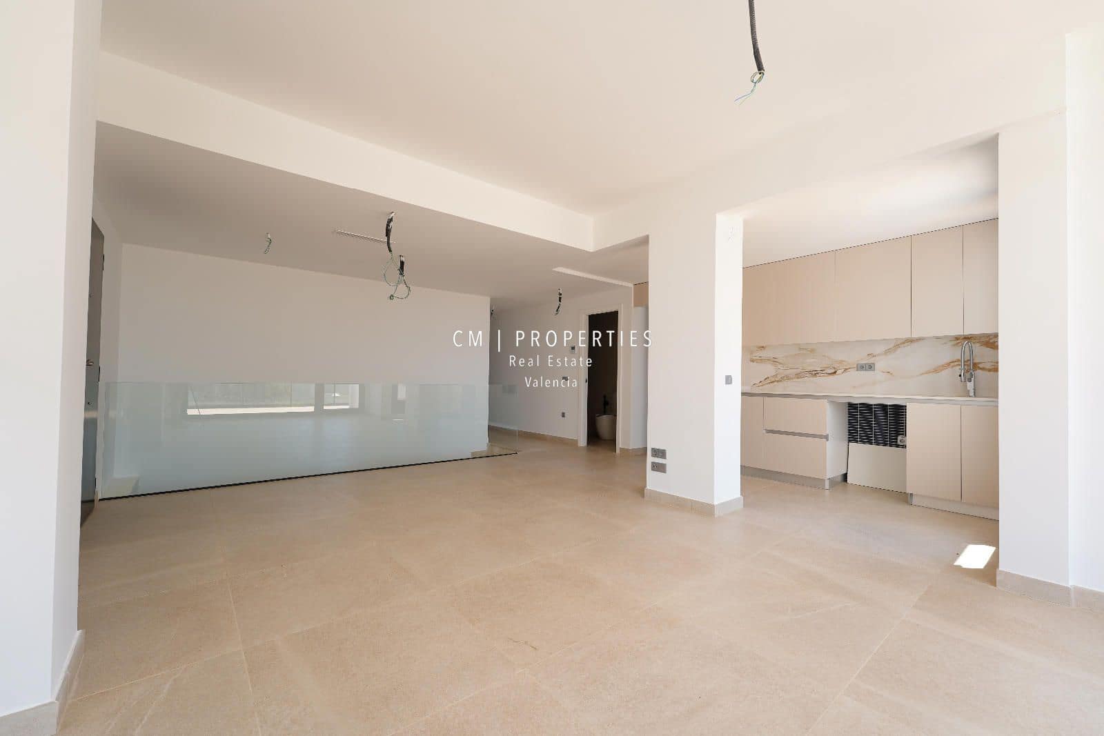 4 makuuhuone Omakotitalo myytävänä paikassa Chiva mukana 
autotalli - 350 000 € (Ref: 9092207)