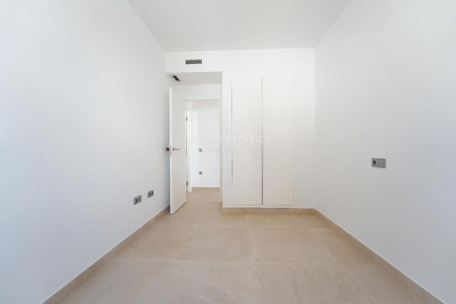 4 makuuhuone Omakotitalo myytävänä paikassa Chiva mukana 
autotalli - 350 000 € (Ref: 9092207)