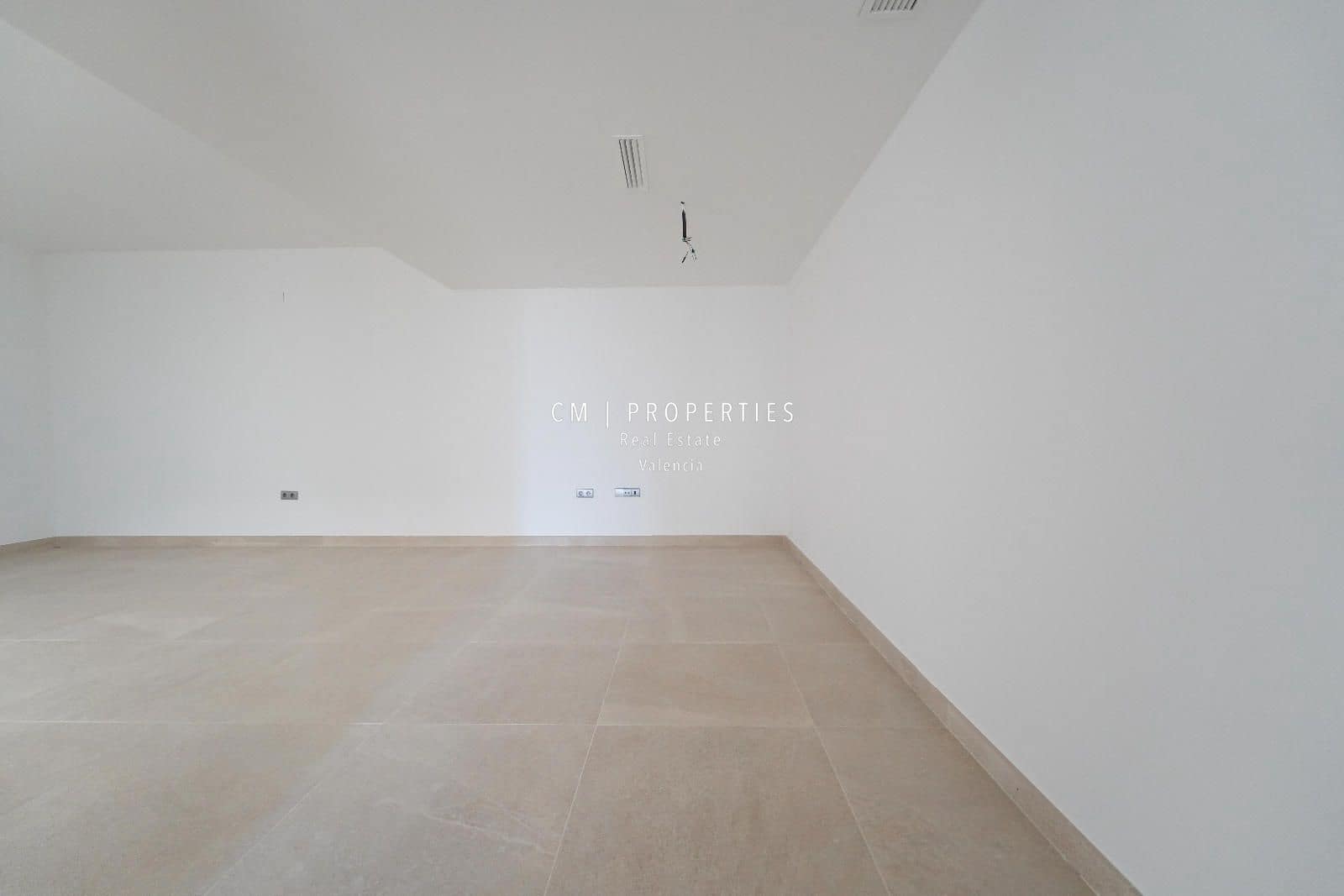 4 makuuhuone Omakotitalo myytävänä paikassa Chiva mukana 
autotalli - 350 000 € (Ref: 9092207)