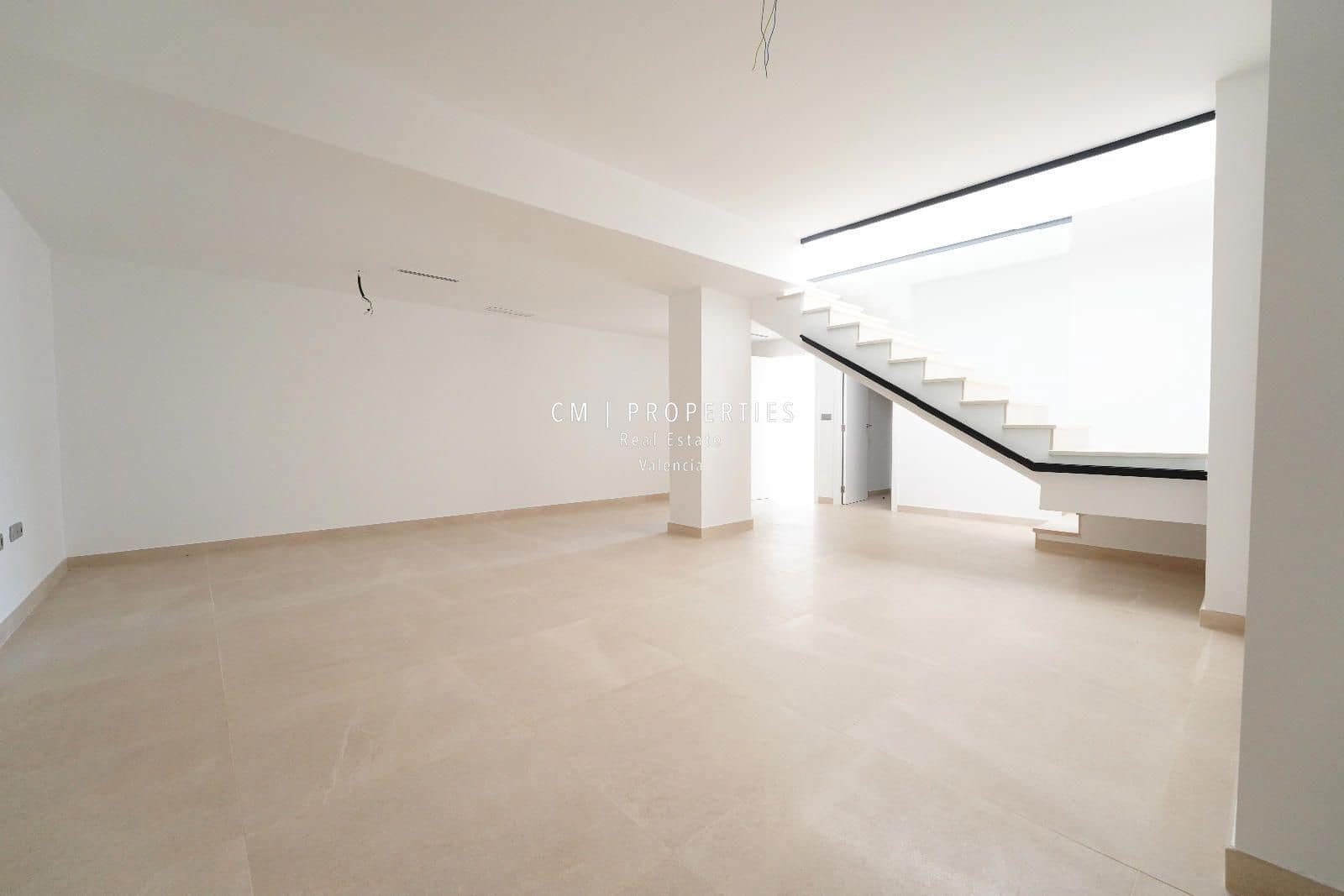 4 makuuhuone Omakotitalo myytävänä paikassa Chiva mukana 
autotalli - 350 000 € (Ref: 9092207)