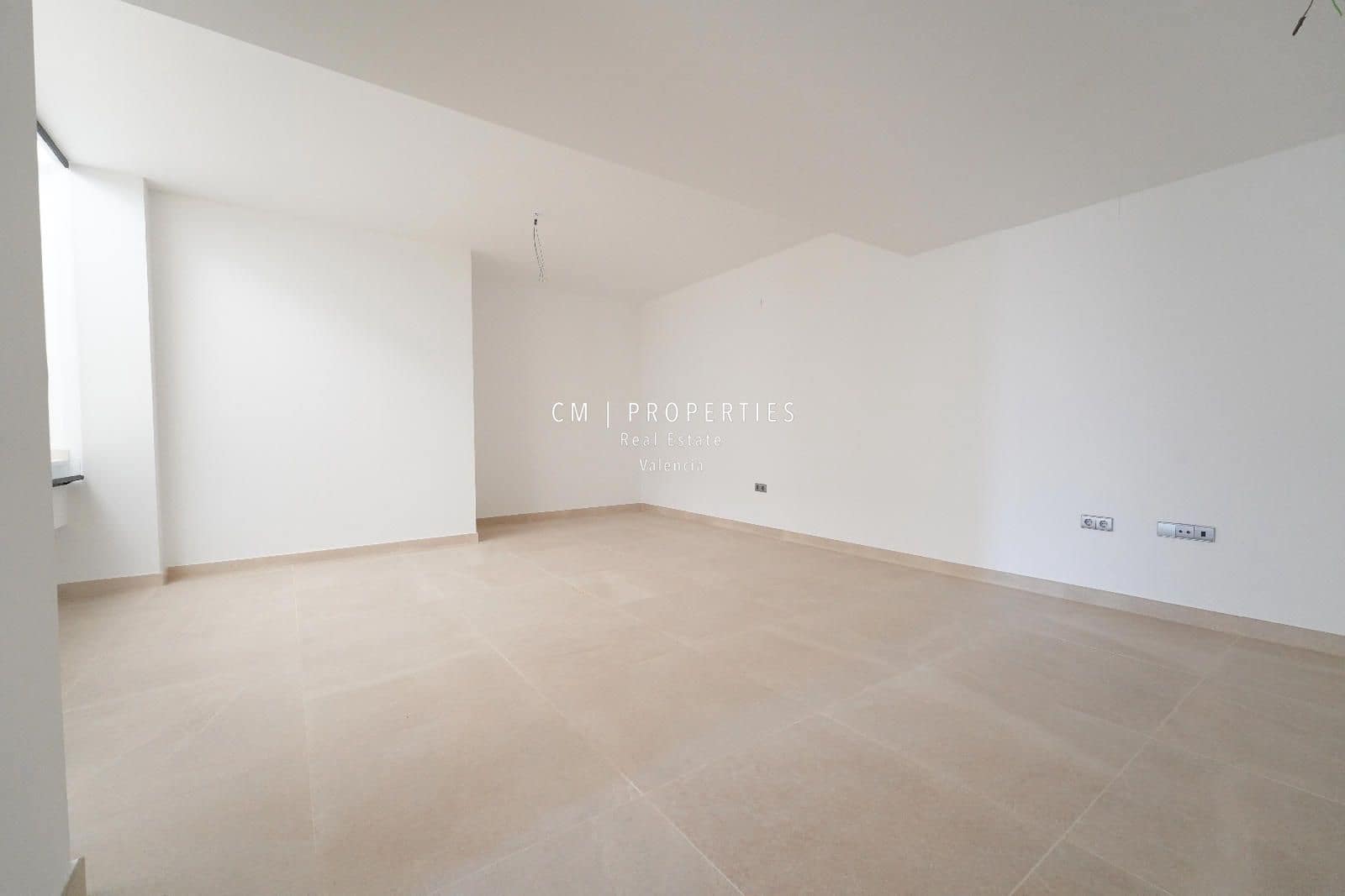 4 makuuhuone Omakotitalo myytävänä paikassa Chiva mukana 
autotalli - 350 000 € (Ref: 9092207)