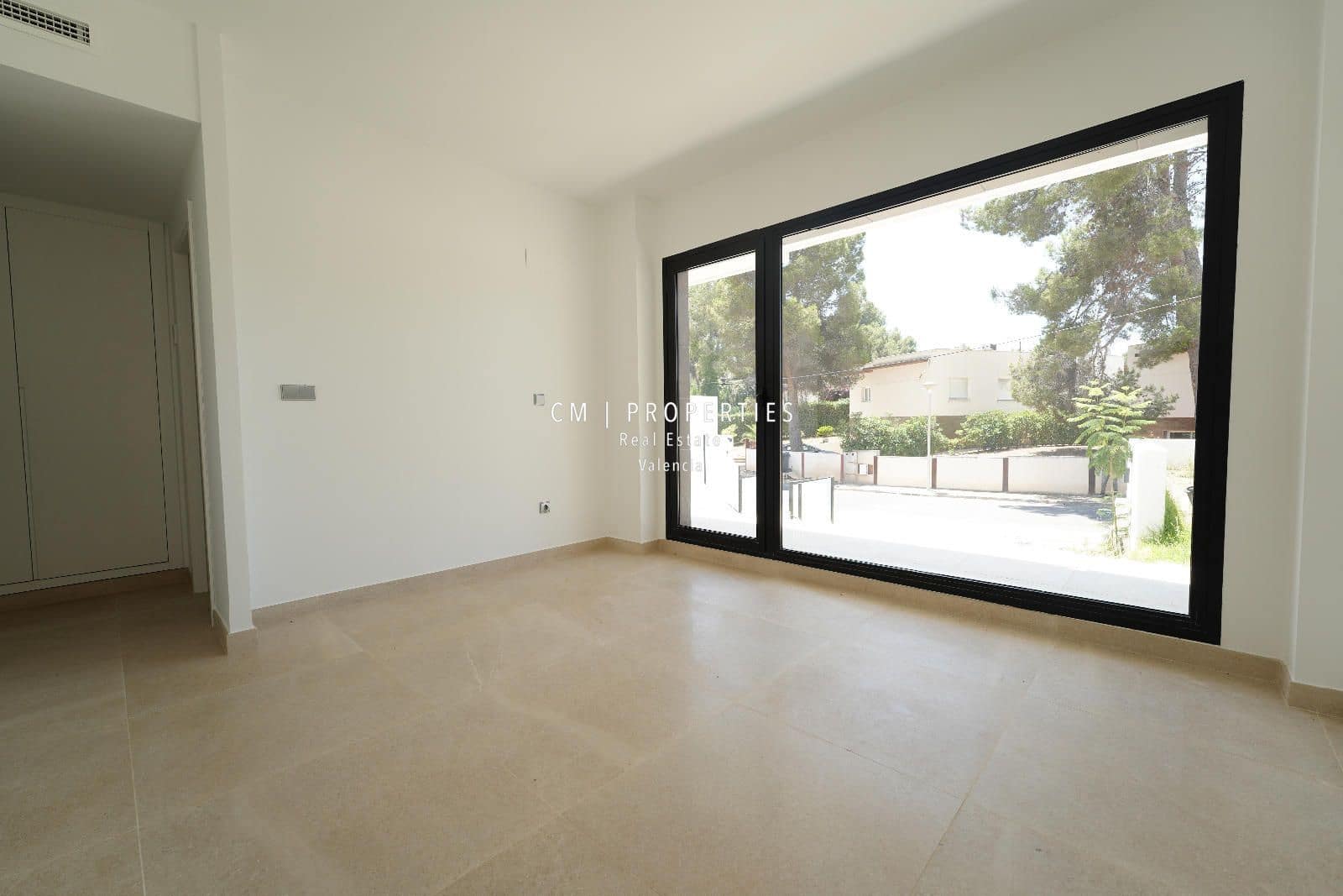 4 makuuhuone Omakotitalo myytävänä paikassa Chiva mukana 
autotalli - 350 000 € (Ref: 9092207)