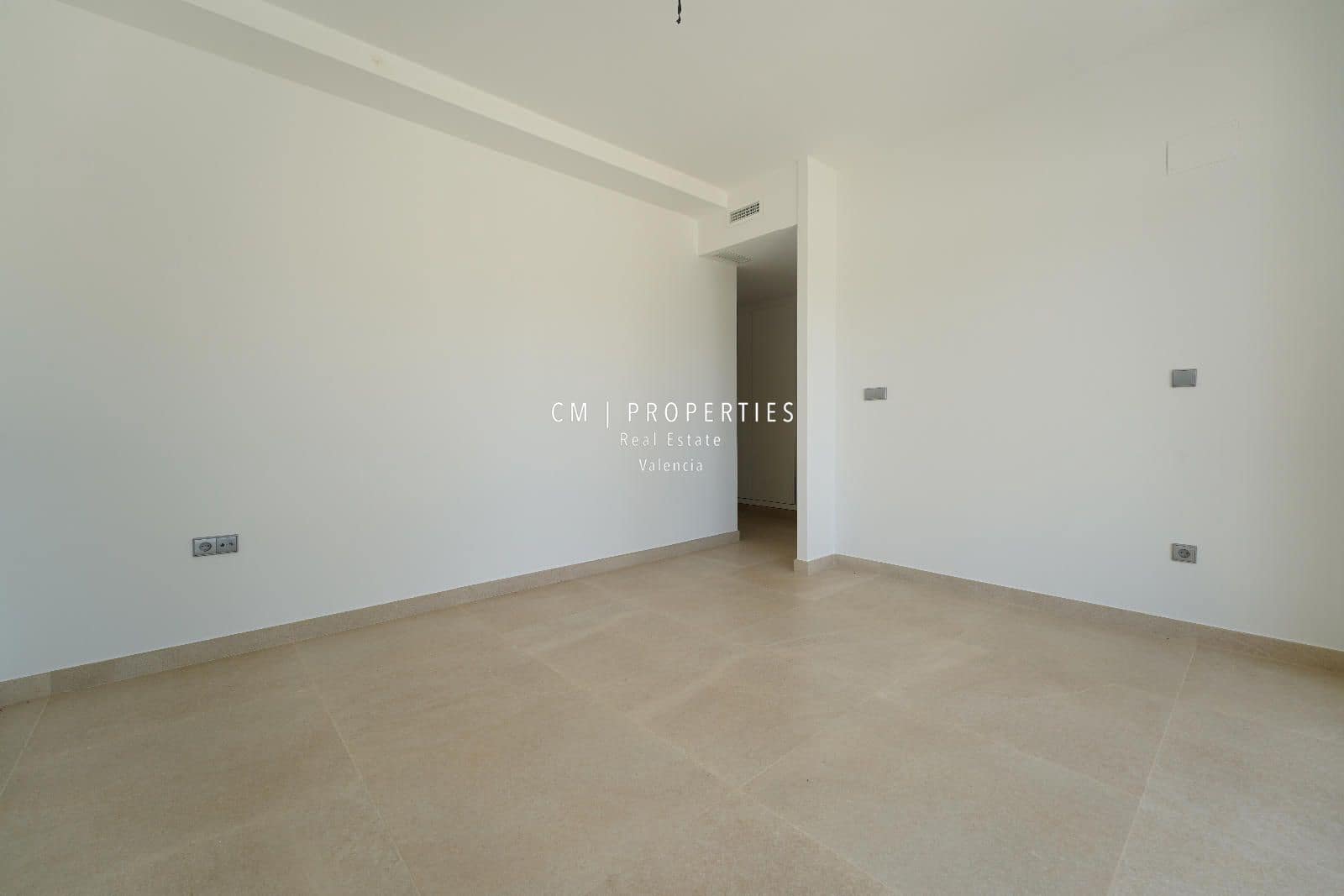 4 makuuhuone Omakotitalo myytävänä paikassa Chiva mukana 
autotalli - 350 000 € (Ref: 9092207)