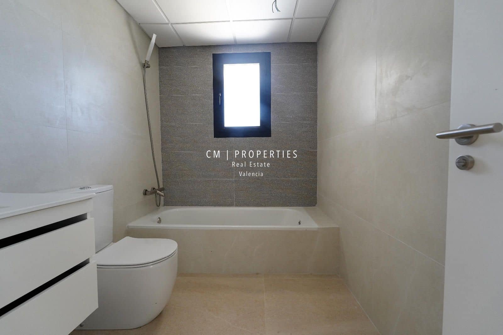 4 makuuhuone Omakotitalo myytävänä paikassa Chiva mukana 
autotalli - 350 000 € (Ref: 9092207)