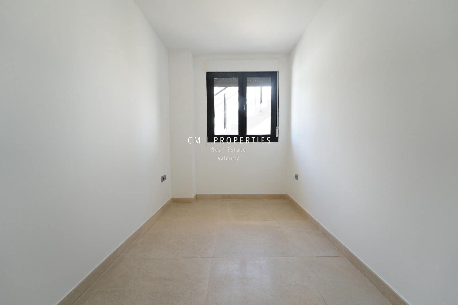 4 makuuhuone Omakotitalo myytävänä paikassa Chiva mukana 
autotalli - 350 000 € (Ref: 9092207)