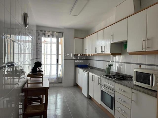 2 soveværelse Lejlighed til leje i Cabanyal-Canyamelar, Valencia by med garage - € 2.100 (Ref: 9094783)