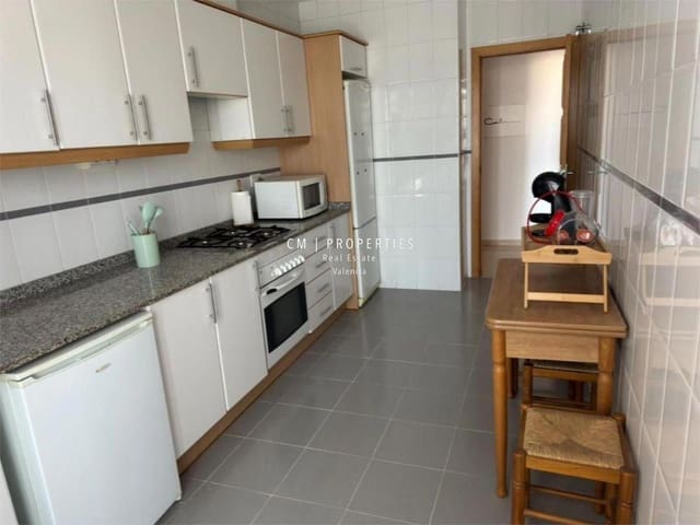 2 soveværelse Lejlighed til leje i Cabanyal-Canyamelar, Valencia by med garage - € 2.100 (Ref: 9094783)