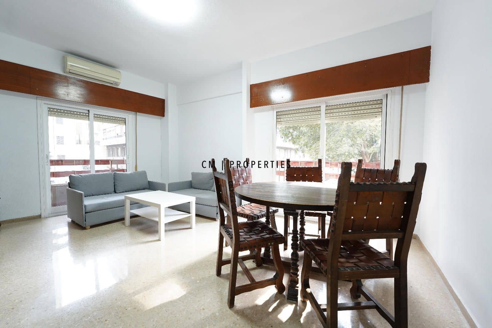4 bedroom Apartment for rent in Valencia city - € 365 (Ref: 9097105)