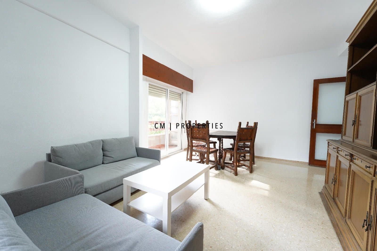 4 bedroom Apartment for rent in Valencia city - € 365 (Ref: 9097105)