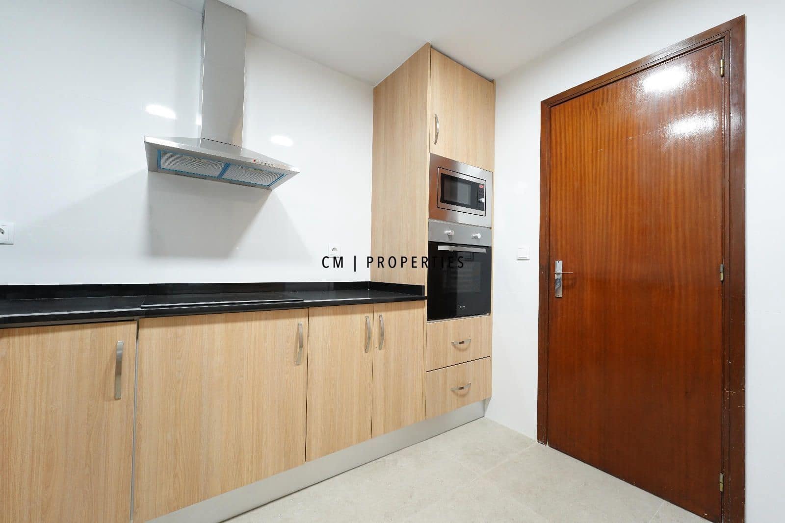 4 bedroom Apartment for rent in Valencia city - € 365 (Ref: 9097105)