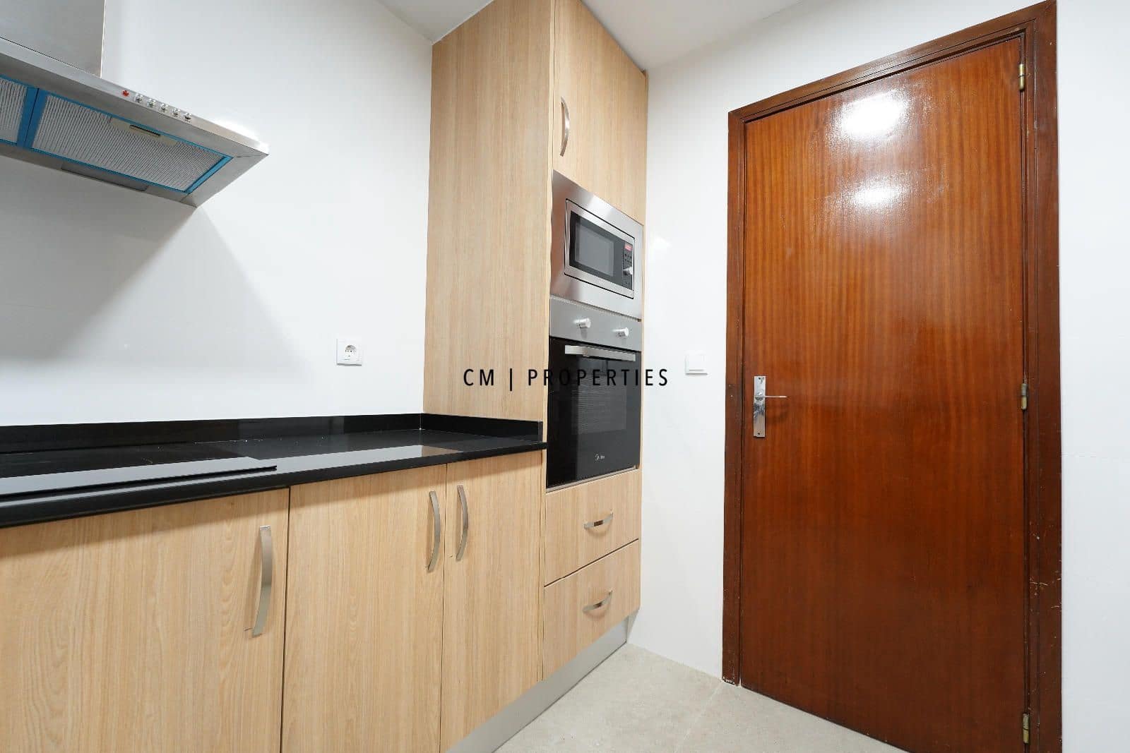 4 bedroom Apartment for rent in Valencia city - € 365 (Ref: 9097105)