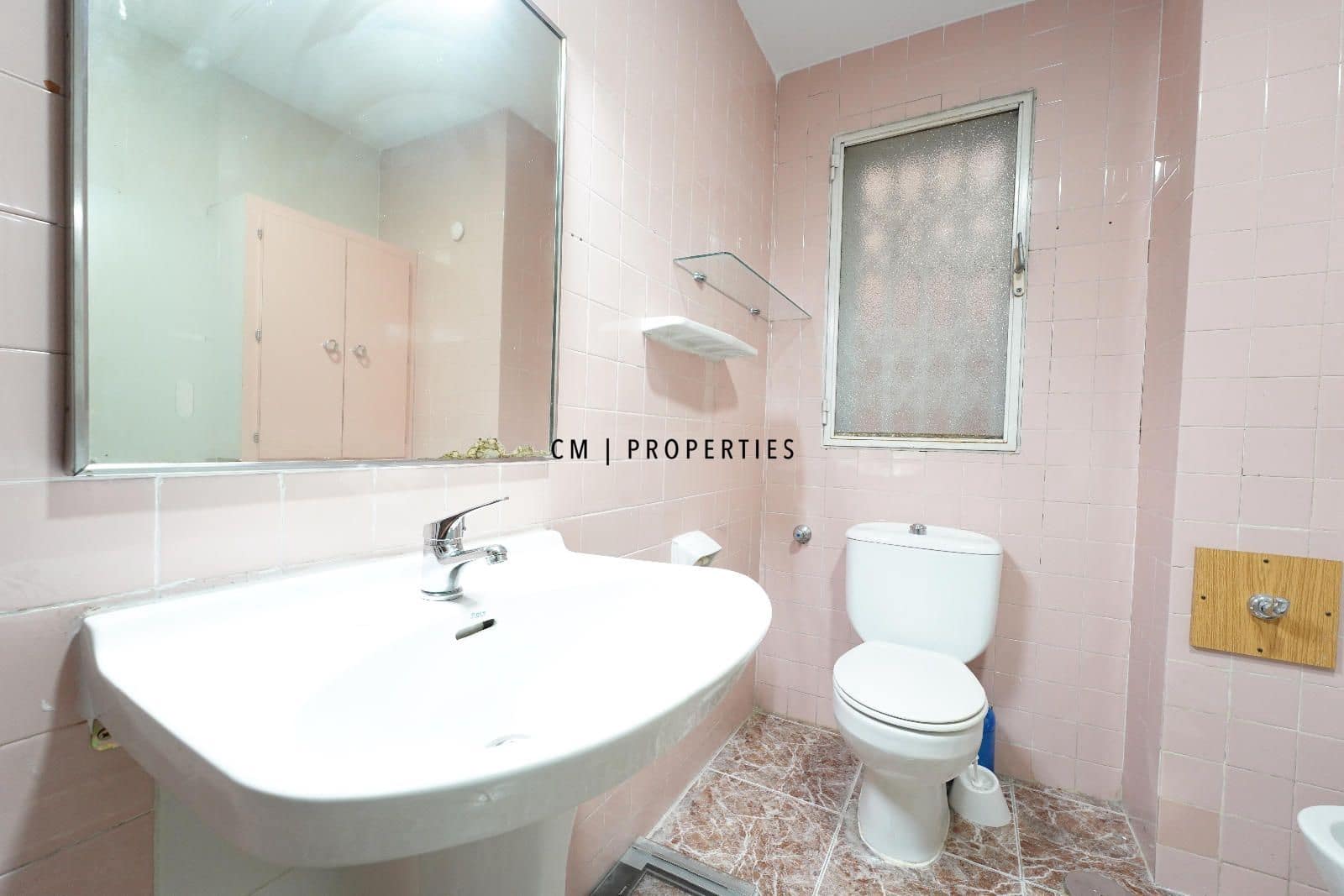 4 bedroom Apartment for rent in Valencia city - € 365 (Ref: 9097105)