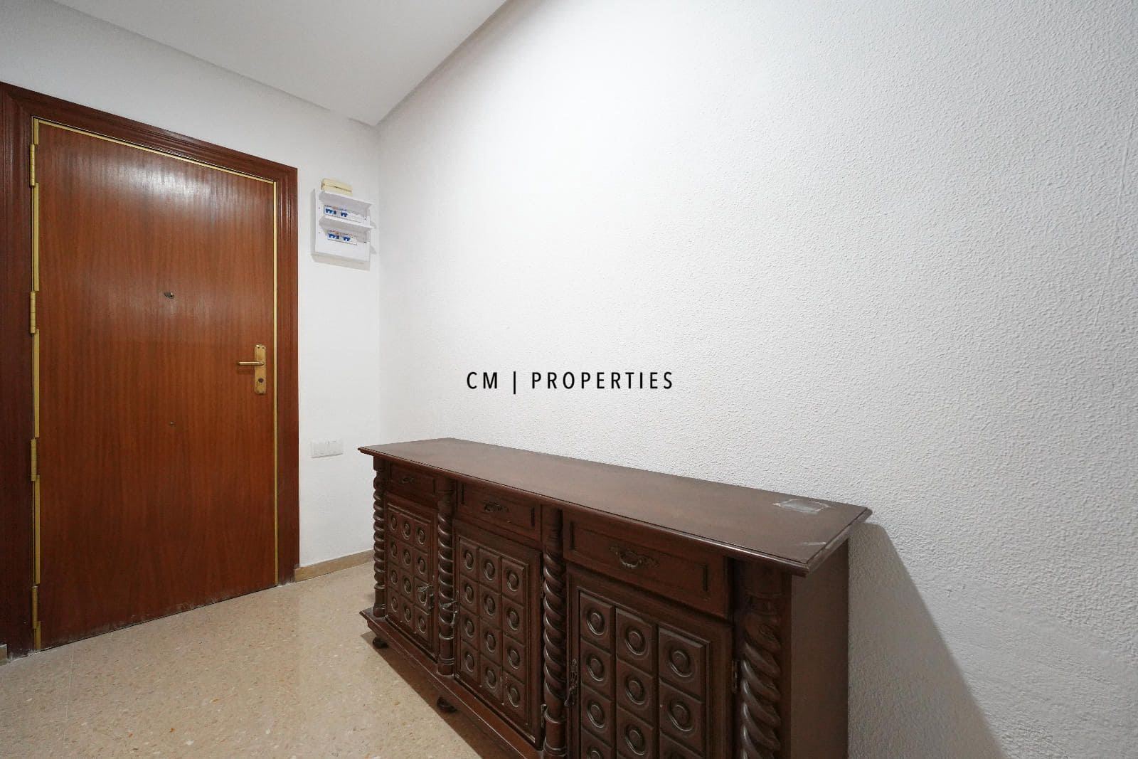 4 bedroom Apartment for rent in Valencia city - € 365 (Ref: 9097105)