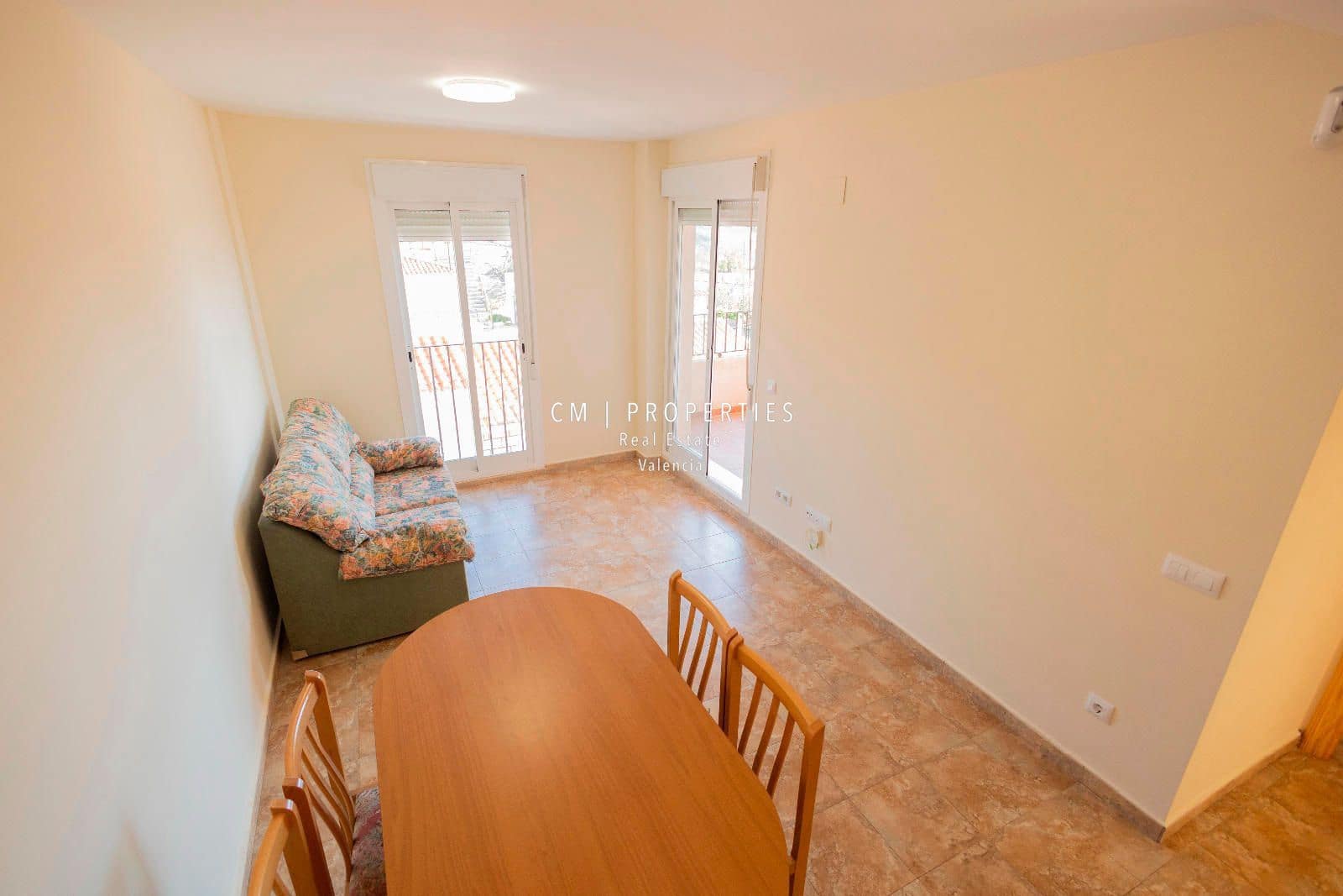 3 slaapkamer Penthouse te huur in Toras met zwembad garage - € 750 (Ref: 9097391)