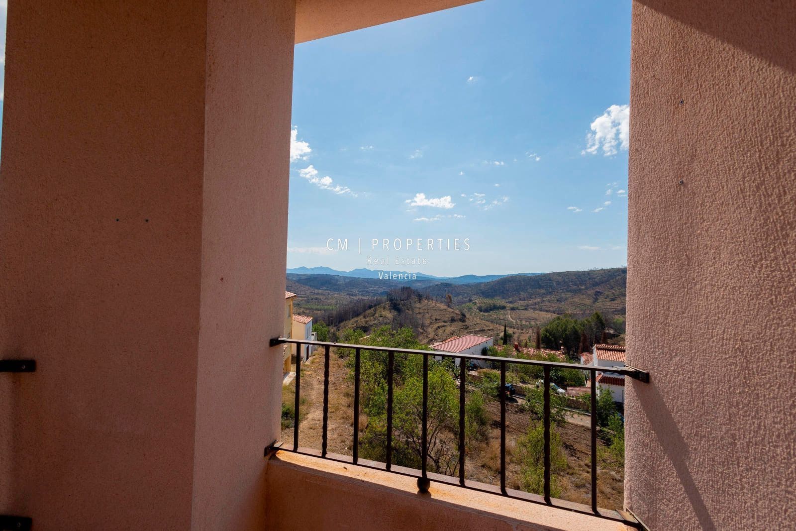 3 slaapkamer Penthouse te huur in Toras met zwembad garage - € 750 (Ref: 9097391)