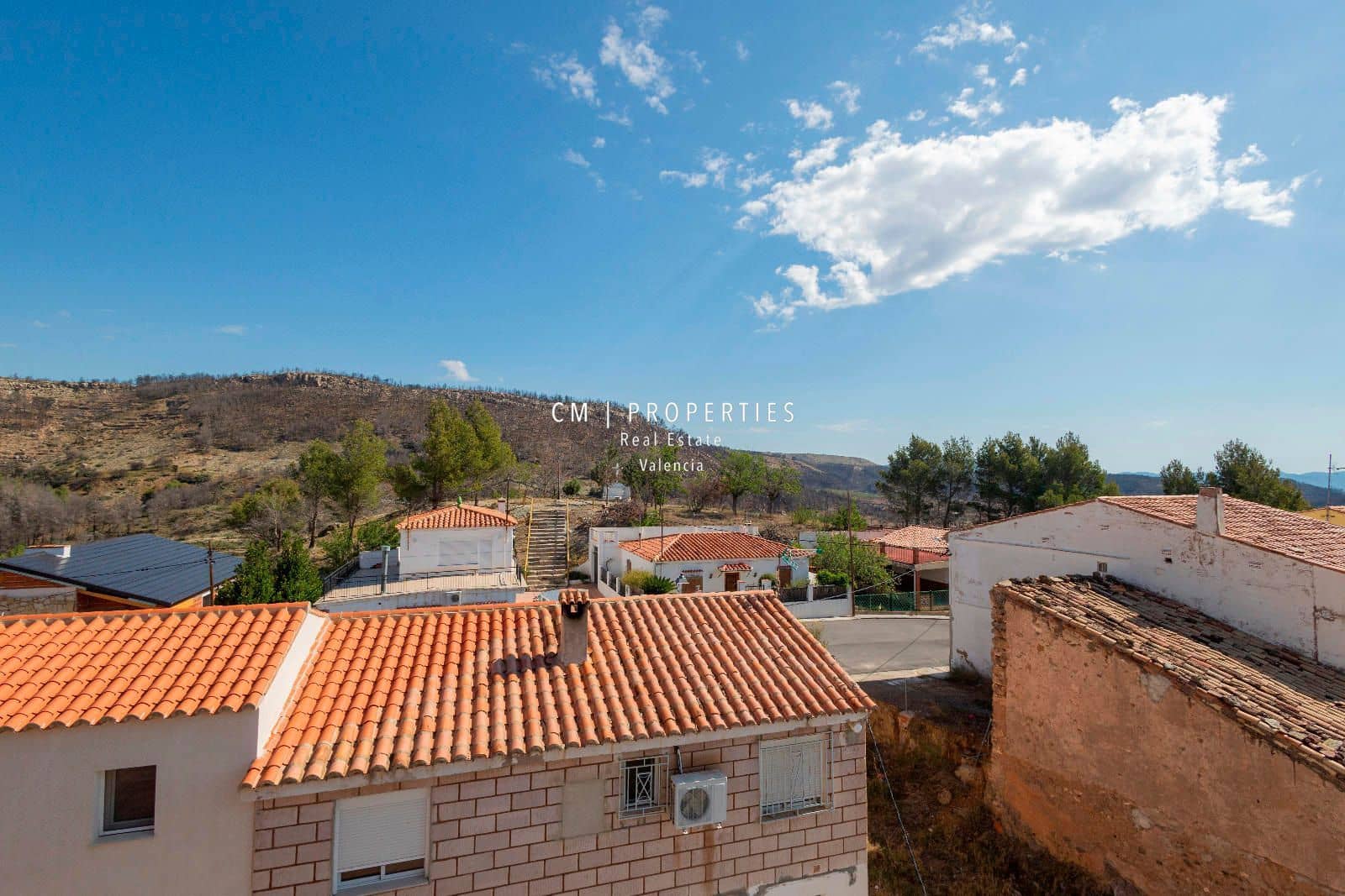 3 slaapkamer Penthouse te huur in Toras met zwembad garage - € 750 (Ref: 9097391)