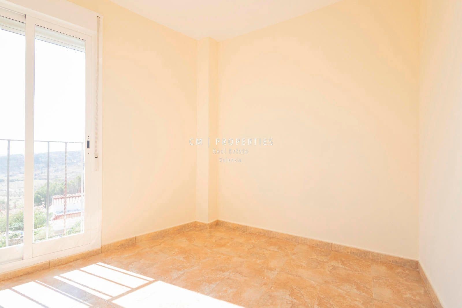 3 slaapkamer Penthouse te huur in Toras met zwembad garage - € 750 (Ref: 9097391)