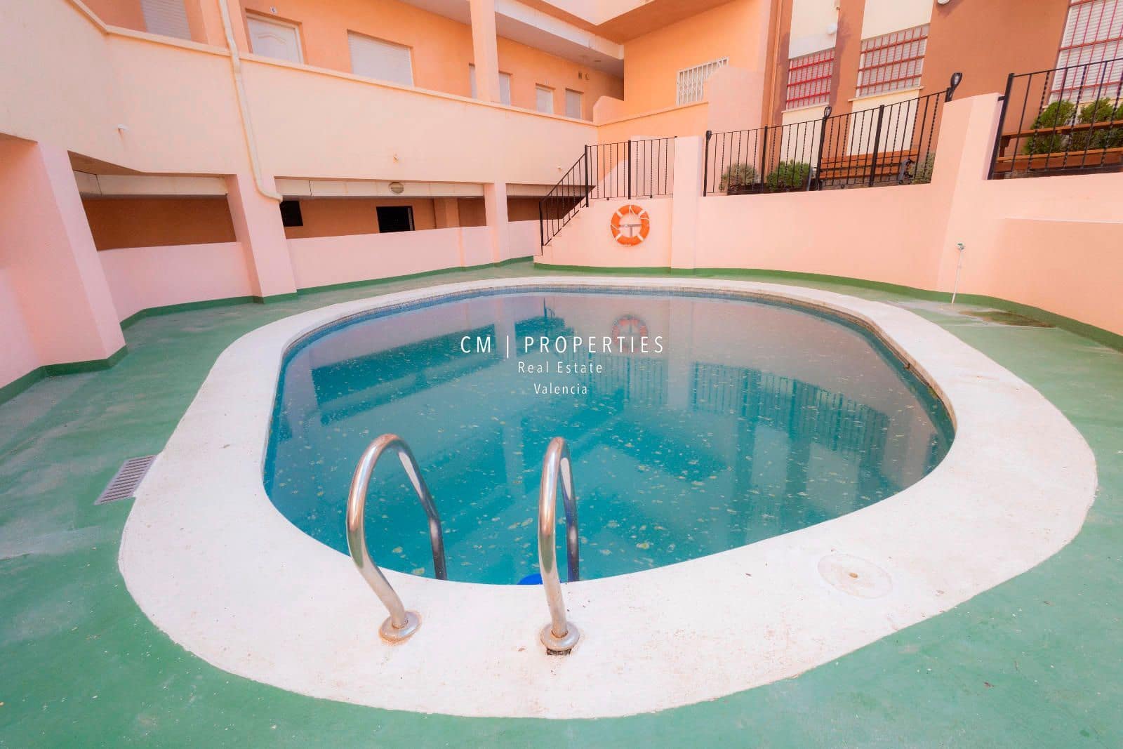 3 slaapkamer Penthouse te huur in Toras met zwembad garage - € 750 (Ref: 9097391)