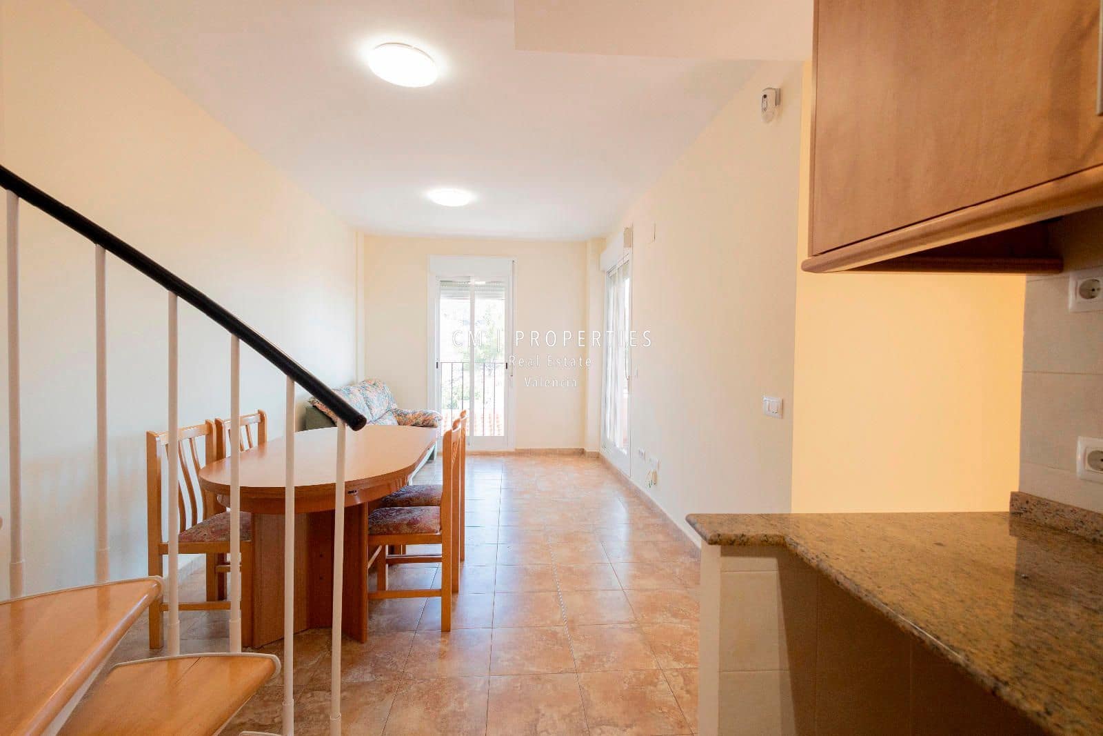 3 slaapkamer Penthouse te huur in Toras met zwembad garage - € 750 (Ref: 9097391)