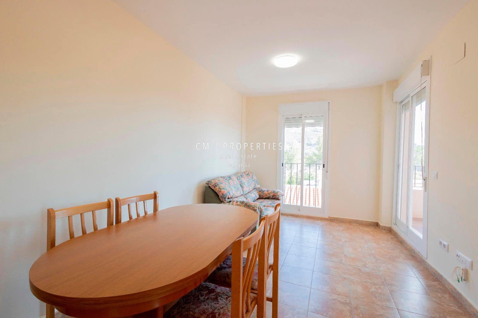 3 slaapkamer Penthouse te huur in Toras met zwembad garage - € 750 (Ref: 9097391)