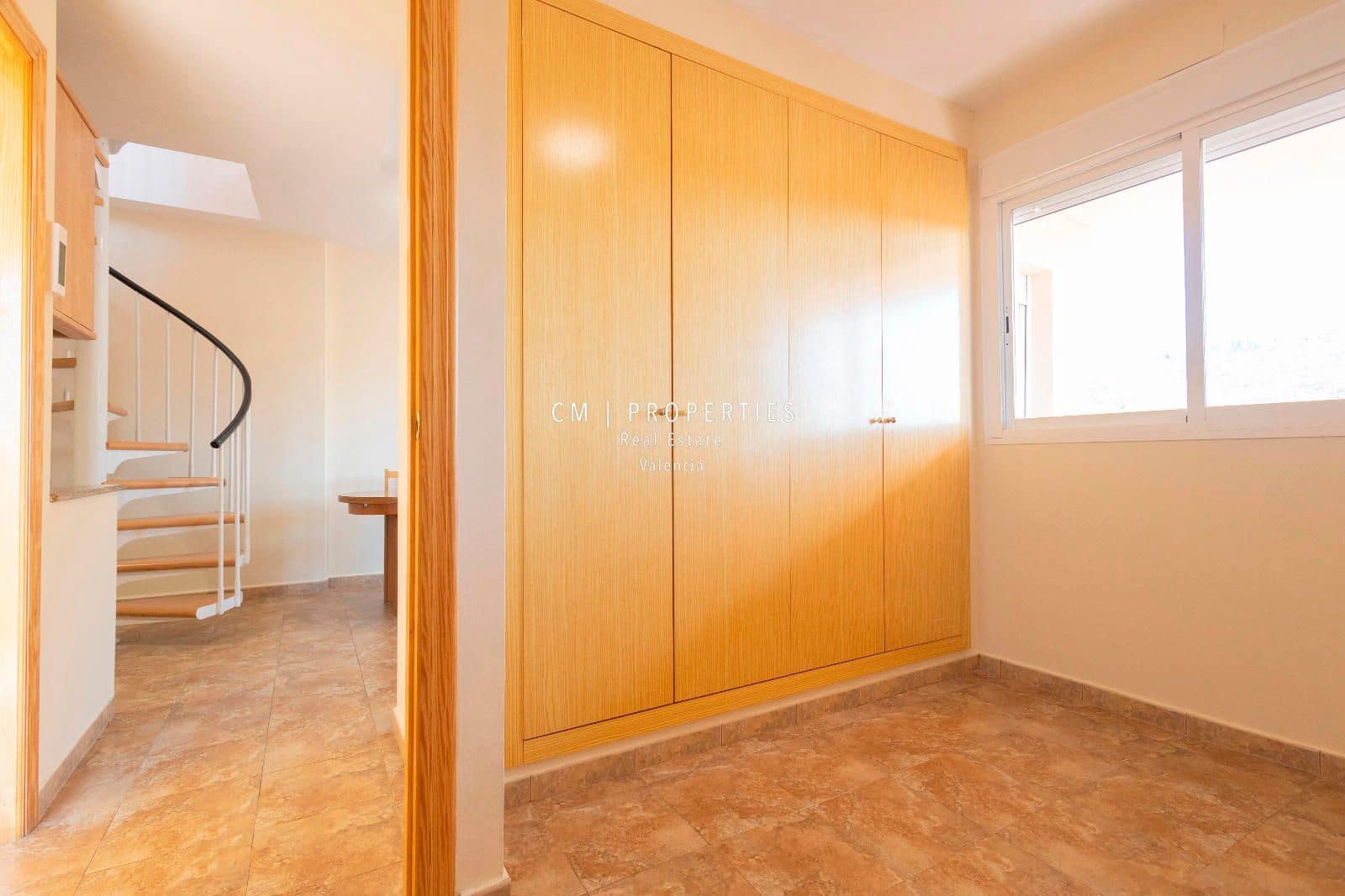 3 slaapkamer Penthouse te huur in Toras met zwembad garage - € 750 (Ref: 9097391)