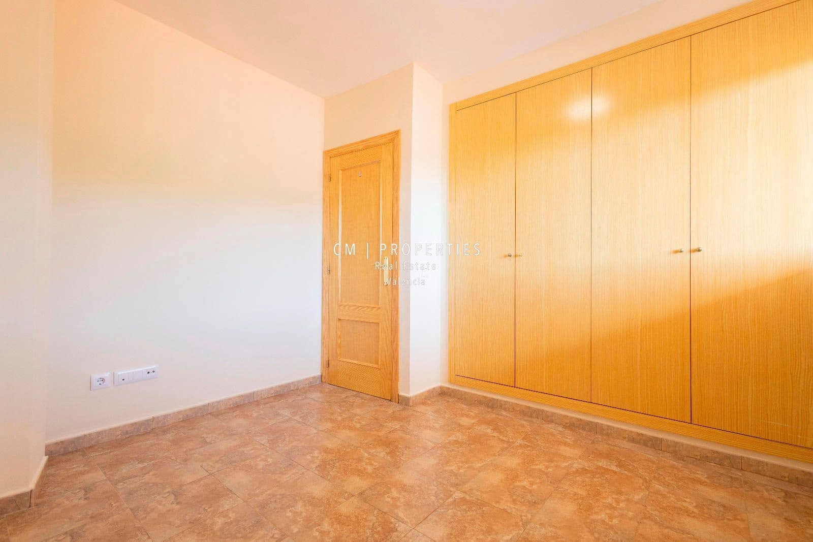 3 slaapkamer Penthouse te huur in Toras met zwembad garage - € 750 (Ref: 9097391)