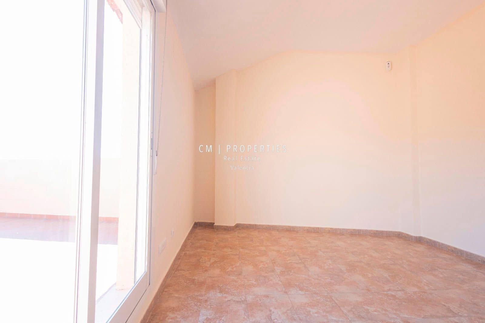 3 slaapkamer Penthouse te huur in Toras met zwembad garage - € 750 (Ref: 9097391)