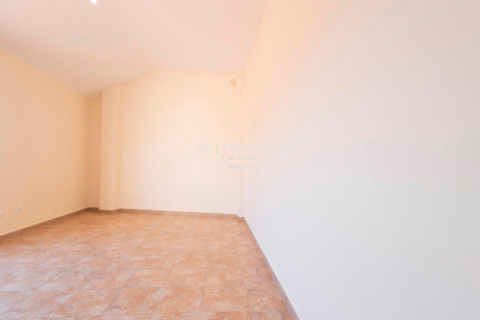 3 slaapkamer Penthouse te huur in Toras met zwembad garage - € 750 (Ref: 9097391)