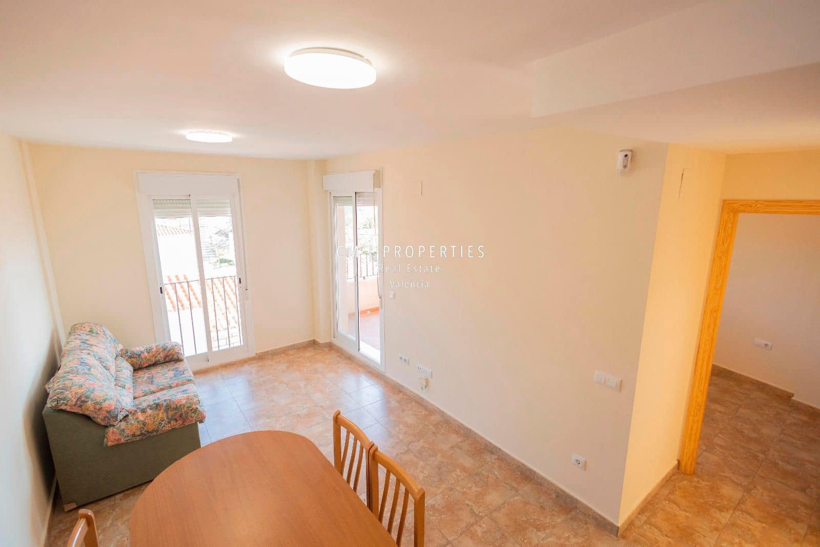 3 slaapkamer Penthouse te huur in Toras met zwembad garage - € 750 (Ref: 9097391)