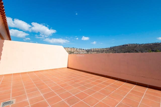 3 slaapkamer Penthouse te huur in Torás met zwembad garage - € 750 (Ref: 9097391)