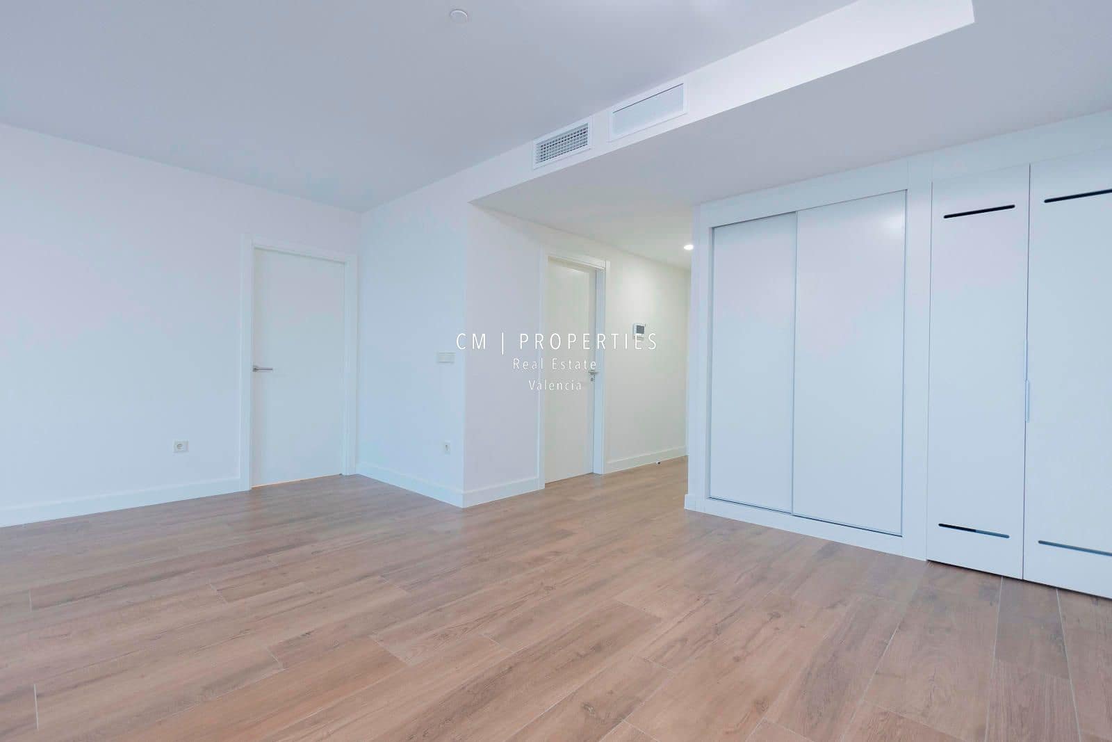 3 sypialnia Mieszkanie do wynajęcia w Miasto Walencja z basenem garażem - 4 900 € (Ref: 9099935)