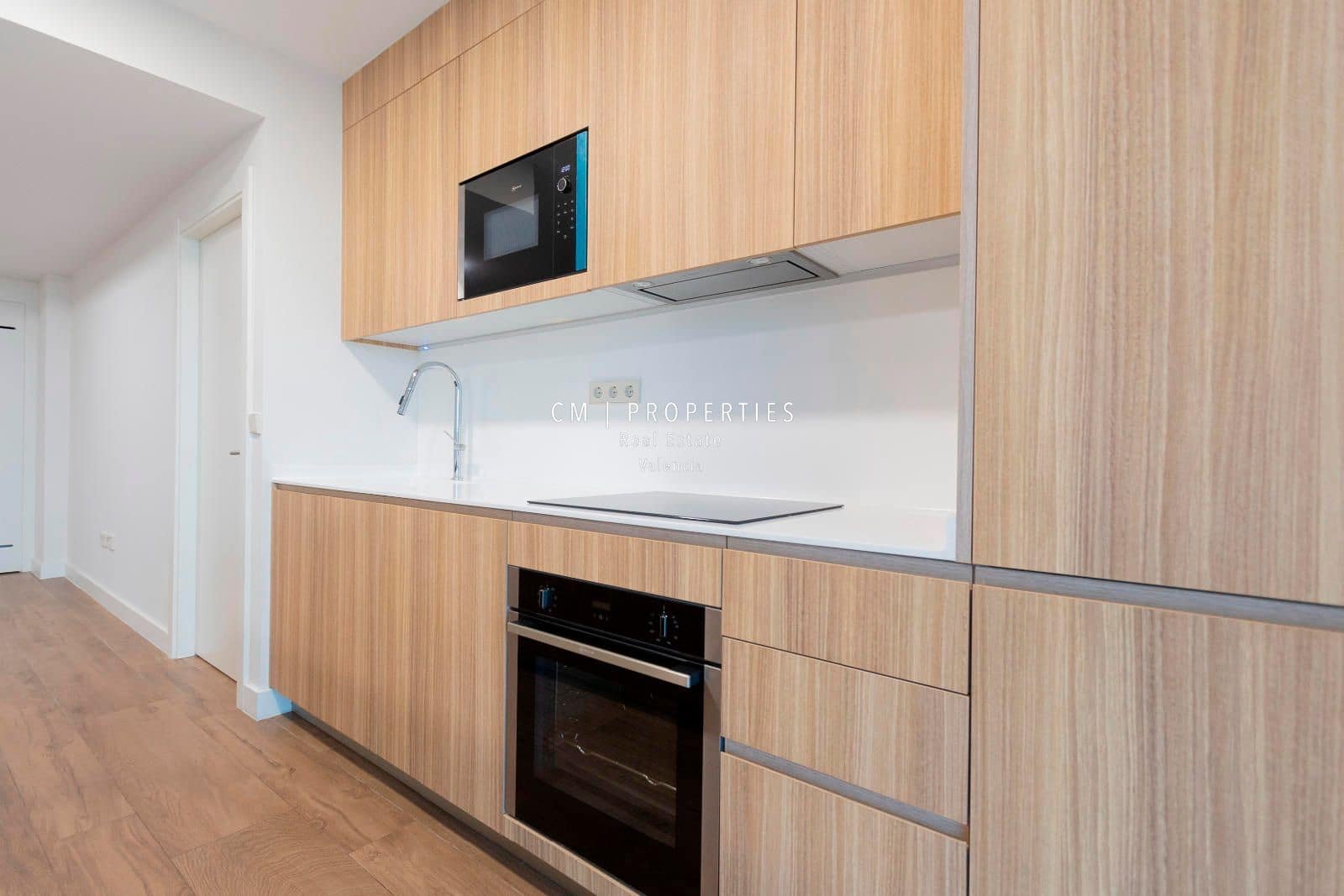 3 sypialnia Mieszkanie do wynajęcia w Miasto Walencja z basenem garażem - 4 900 € (Ref: 9099935)