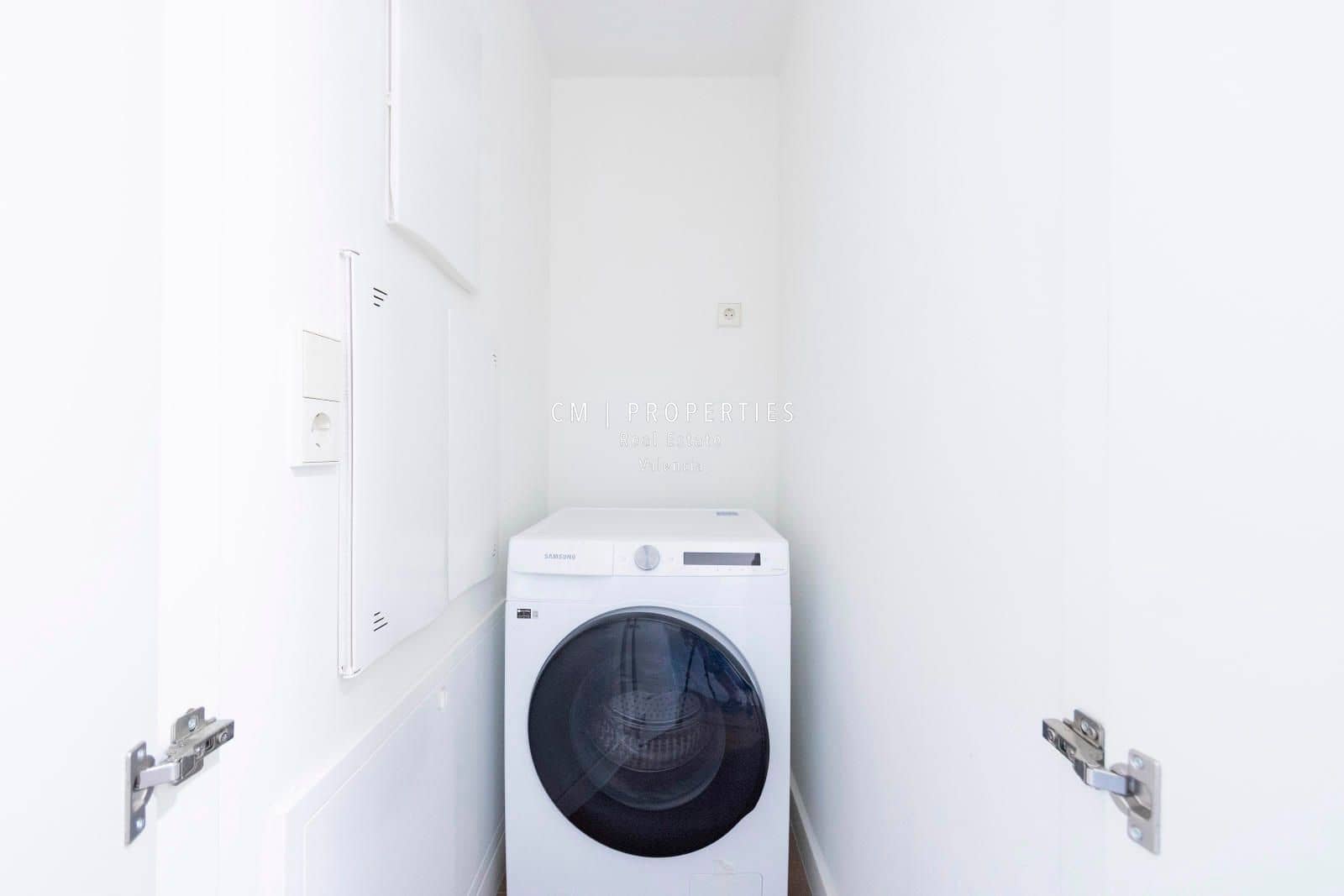 3 sypialnia Mieszkanie do wynajęcia w Miasto Walencja z basenem garażem - 4 900 € (Ref: 9099935)