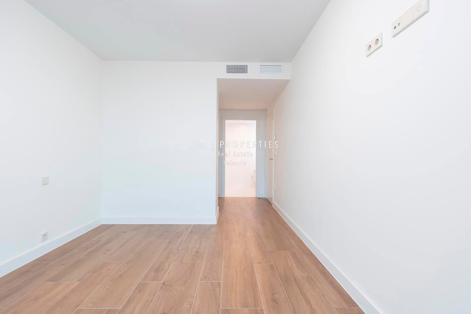 3 sypialnia Mieszkanie do wynajęcia w Miasto Walencja z basenem garażem - 4 900 € (Ref: 9099935)