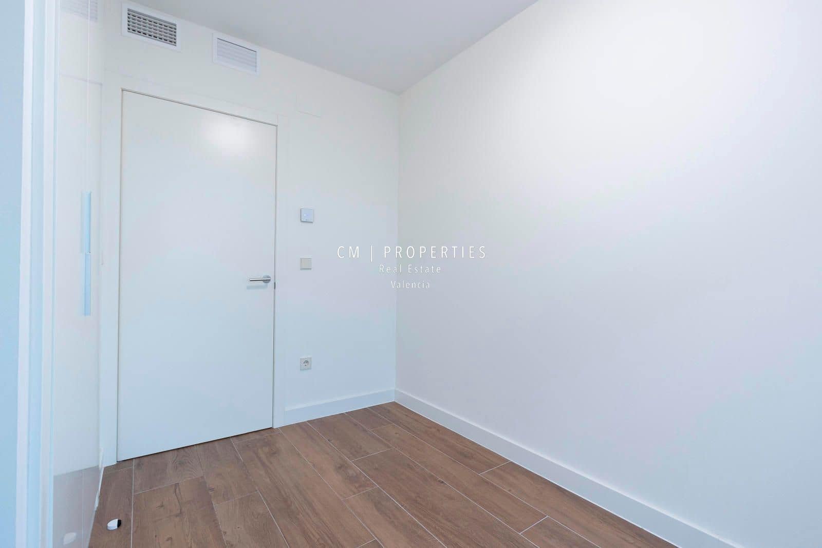 3 sypialnia Mieszkanie do wynajęcia w Miasto Walencja z basenem garażem - 4 900 € (Ref: 9099935)