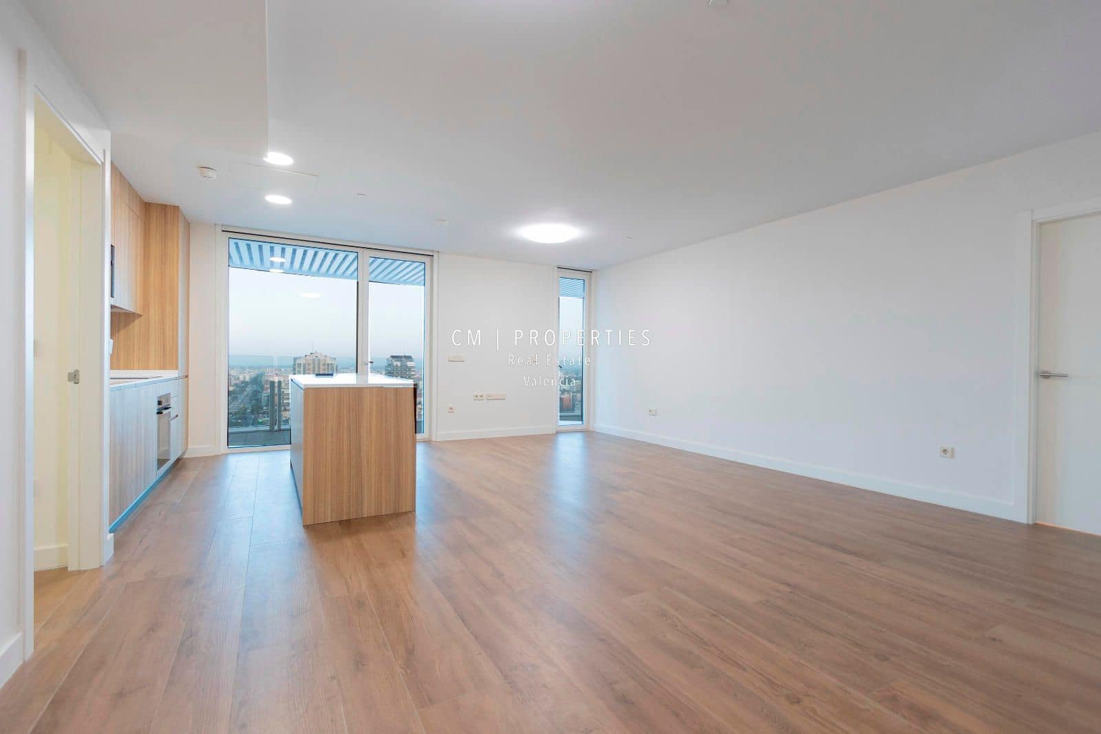 3 sypialnia Mieszkanie do wynajęcia w Miasto Walencja z basenem garażem - 4 900 € (Ref: 9099935)