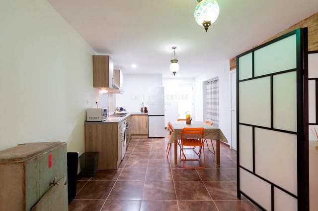 2 sovrum Lägenhet att hyra i Ciutat Vella, Valencia stad - 1 600 € (Ref: 9103911)