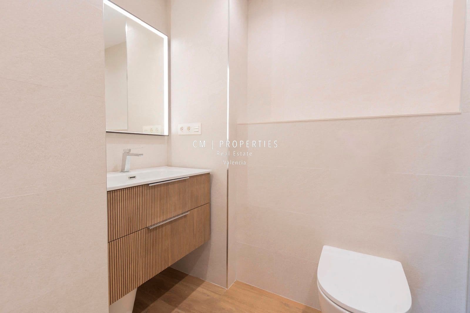4 quarto Apartamento para arrendar em Valencia cidade com garagem - 2 200 € (Ref: 9109584)