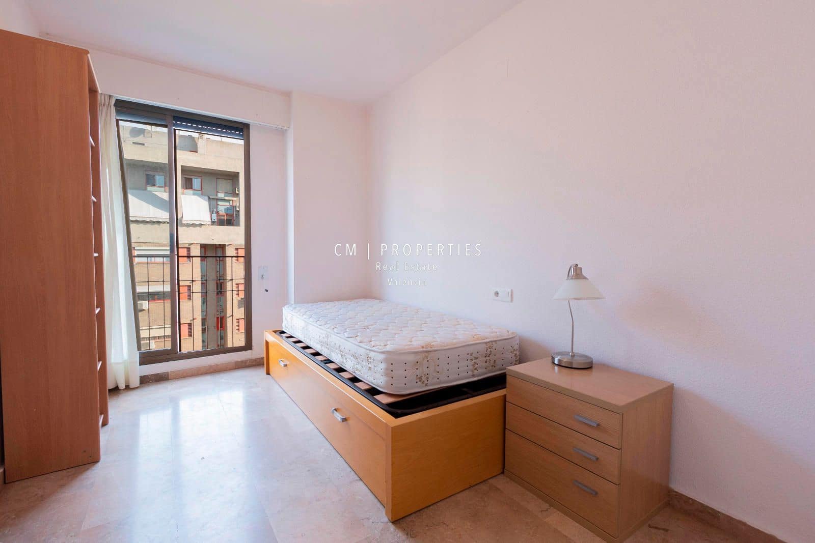 4 quarto Apartamento para arrendar em Valencia cidade com garagem - 2 200 € (Ref: 9109584)