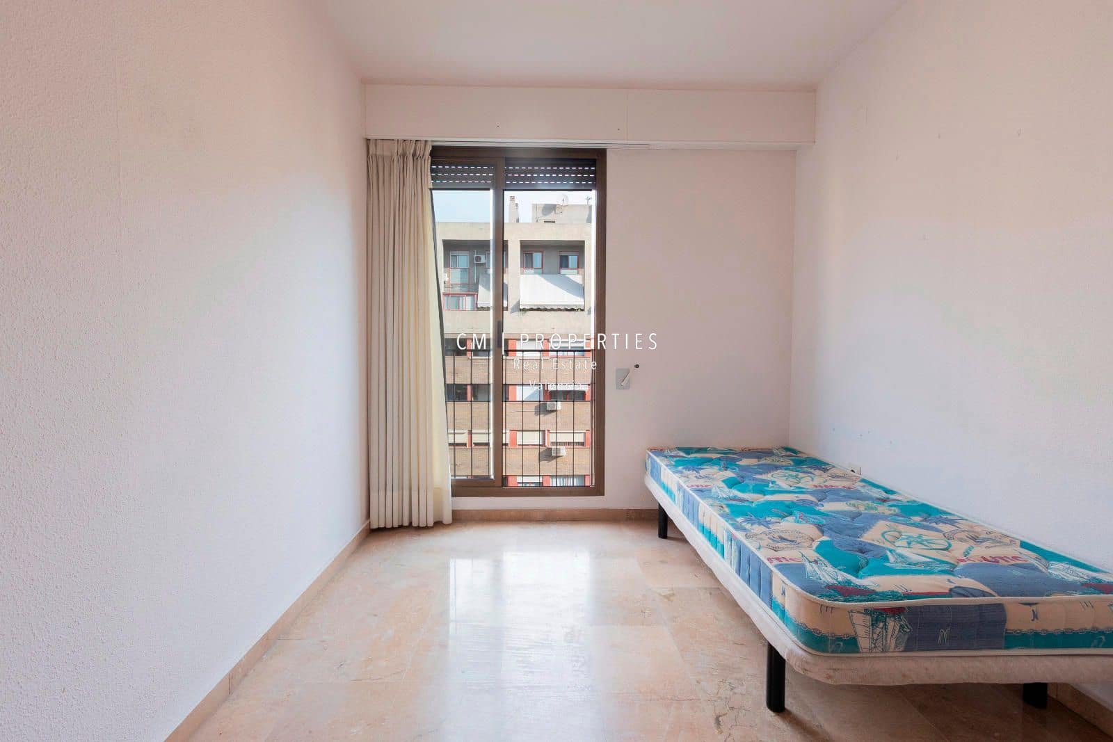 4 quarto Apartamento para arrendar em Valencia cidade com garagem - 2 200 € (Ref: 9109584)