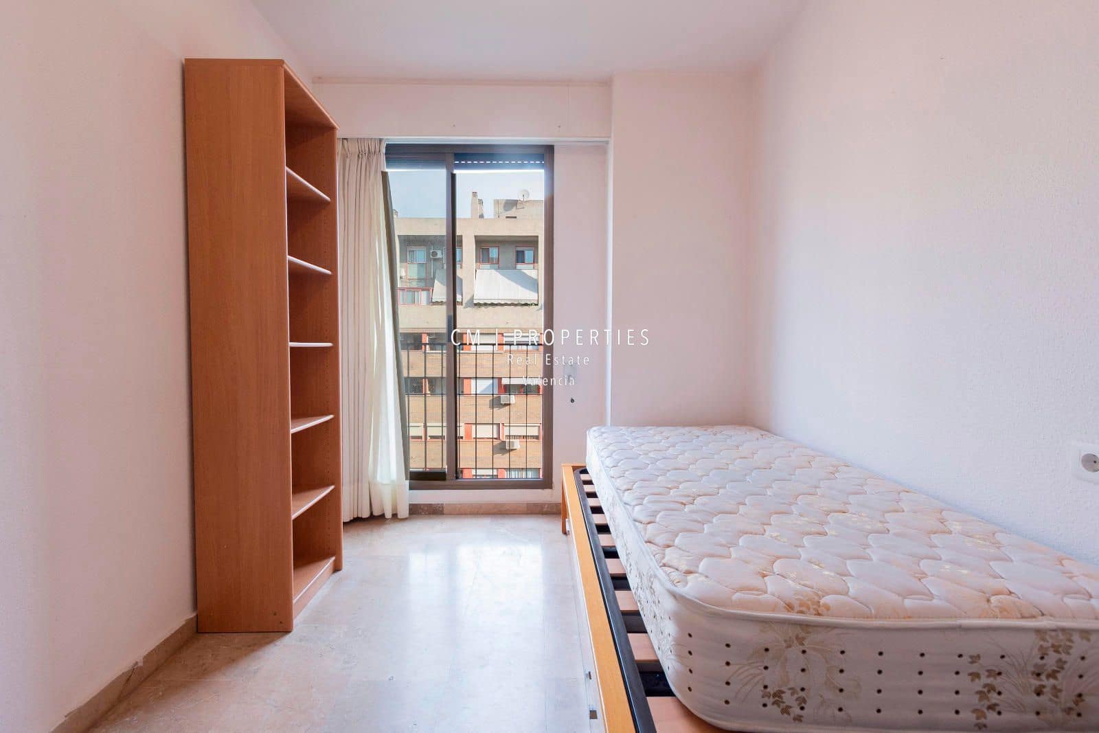 4 quarto Apartamento para arrendar em Valencia cidade com garagem - 2 200 € (Ref: 9109584)