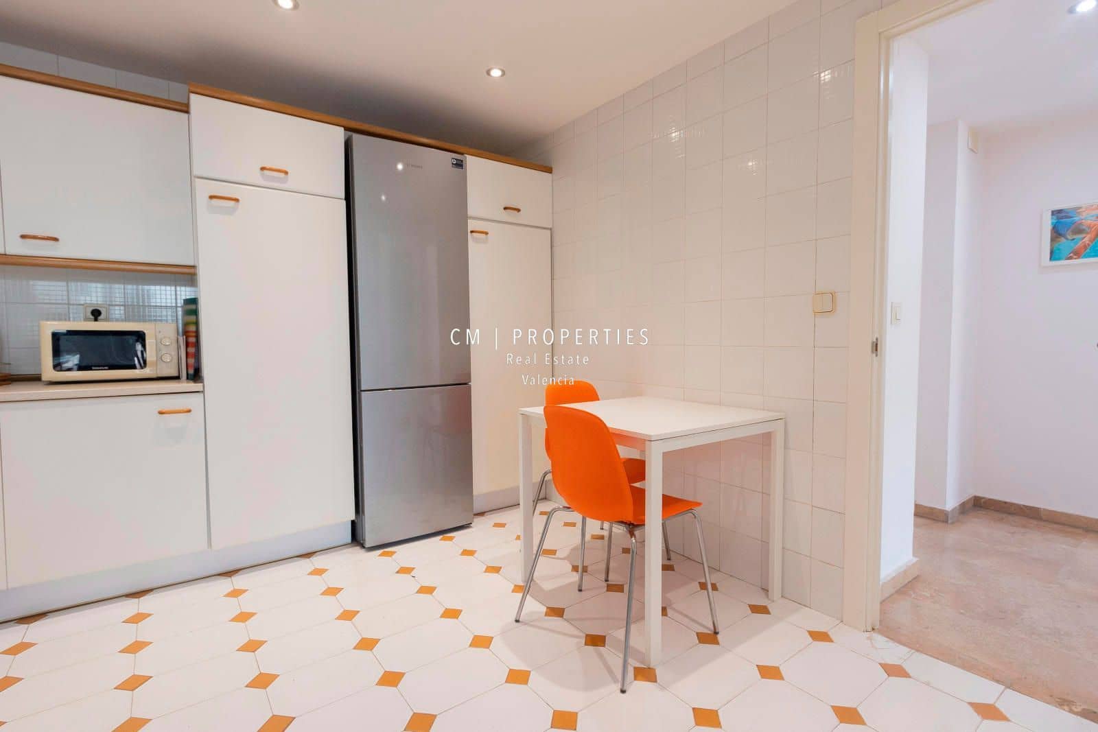 4 quarto Apartamento para arrendar em Valencia cidade com garagem - 2 200 € (Ref: 9109584)