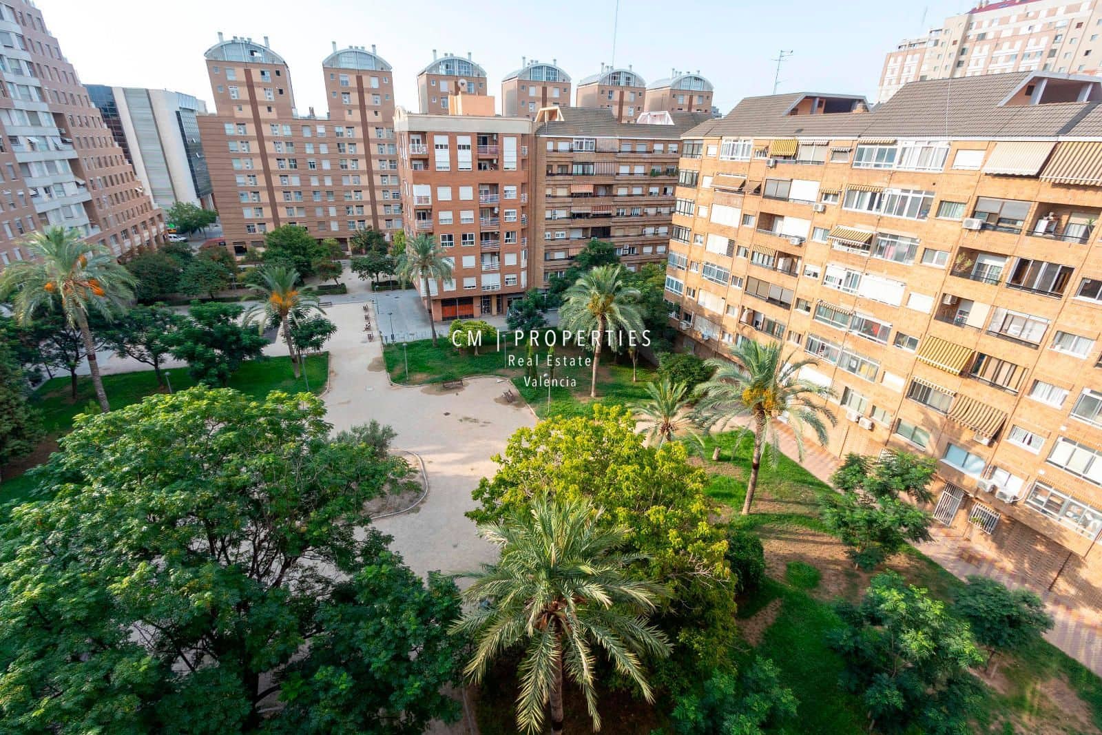 4 quarto Apartamento para arrendar em Valencia cidade com garagem - 2 200 € (Ref: 9109584)