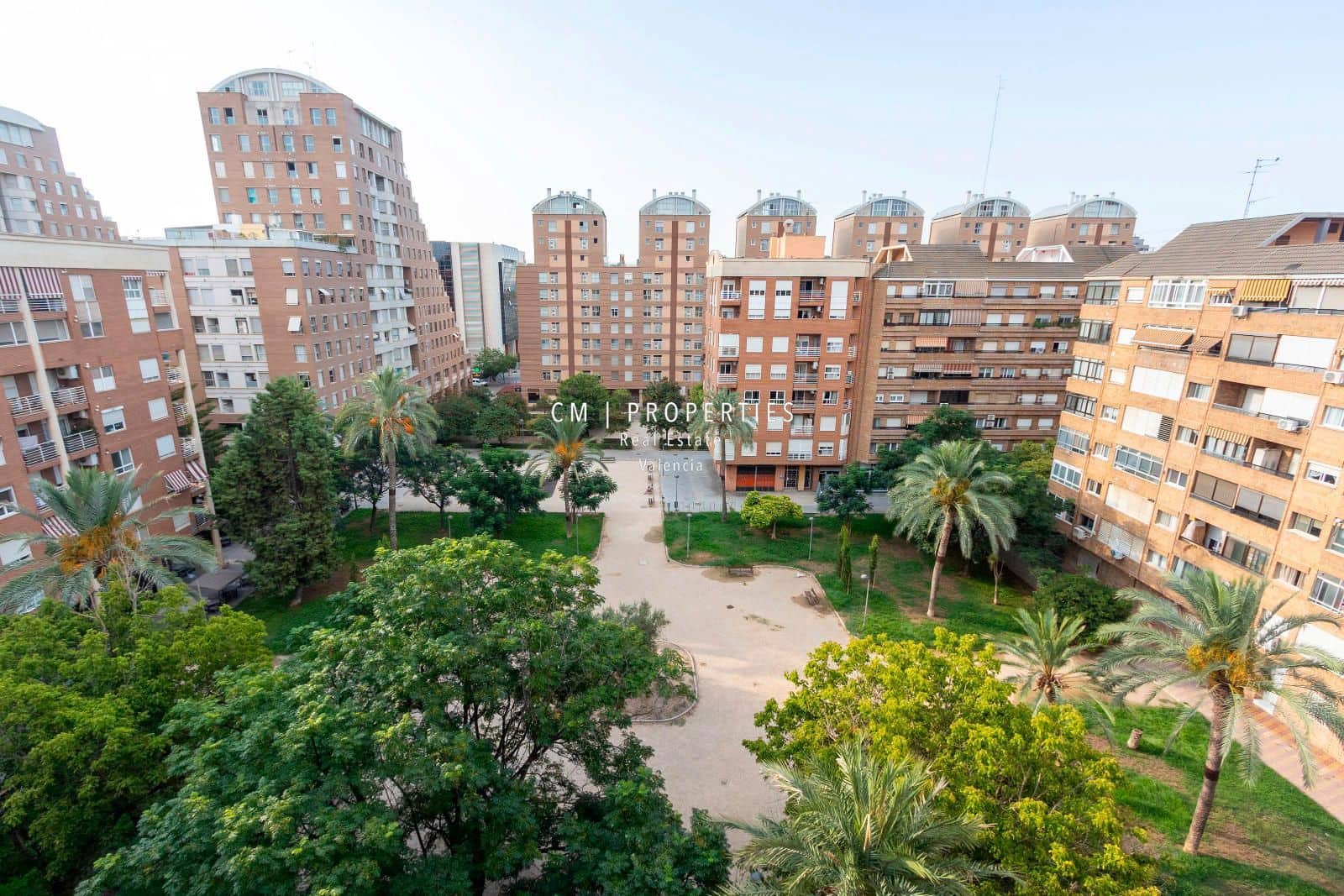 4 quarto Apartamento para arrendar em Valencia cidade com garagem - 2 200 € (Ref: 9109584)