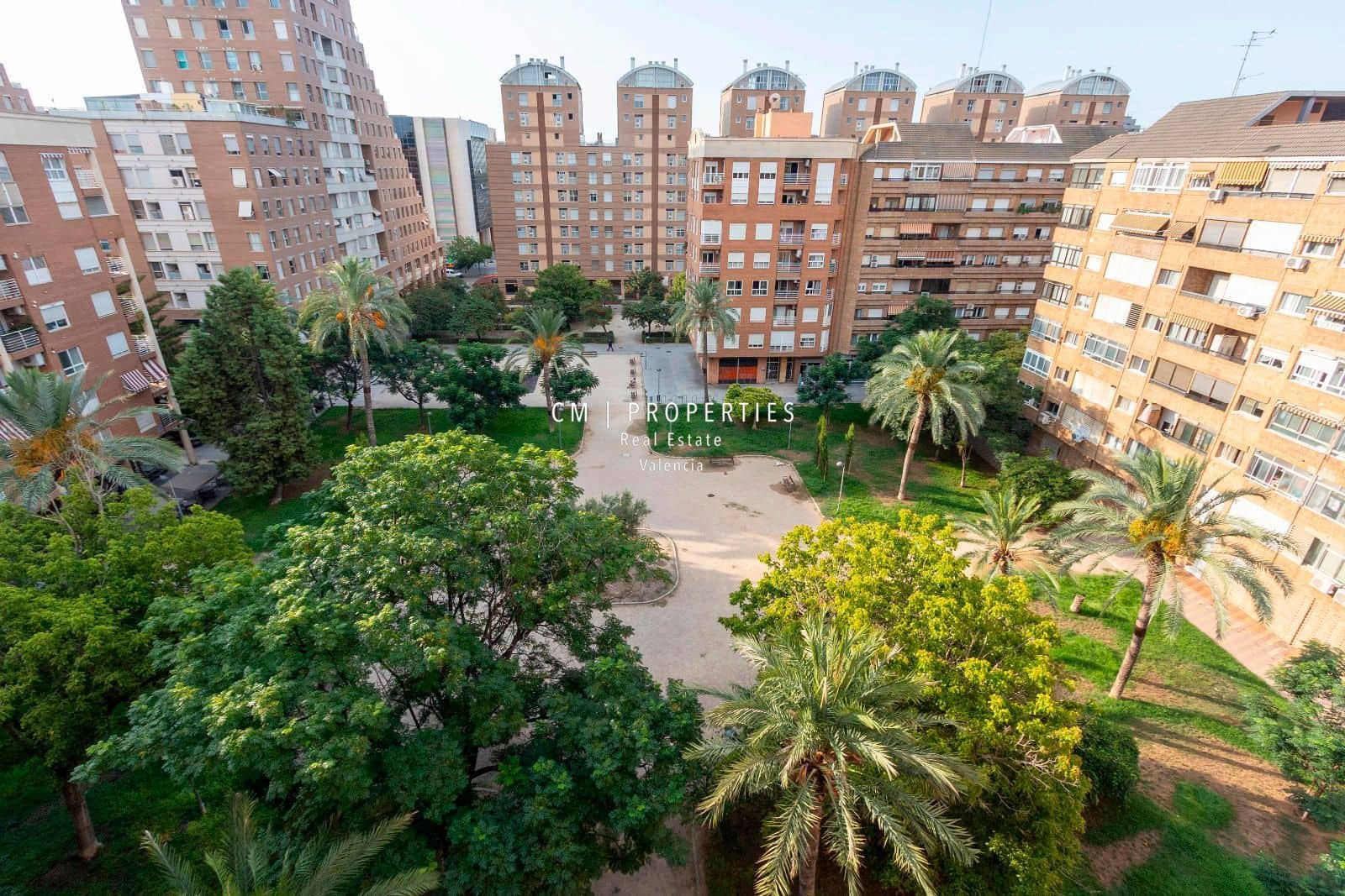 4 quarto Apartamento para arrendar em Valencia cidade com garagem - 2 200 € (Ref: 9109584)