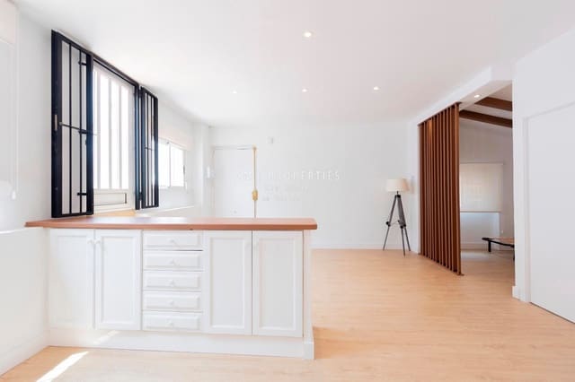 1 soveværelse Penthouse til leje i L'Eixample, Valencia by - € 1.650 (Ref: 9113524)