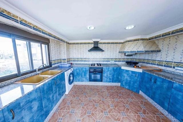 5 soveværelse Villa til salg i Poblats Maritims, Valencia by - € 350.000 (Ref: 9116545)