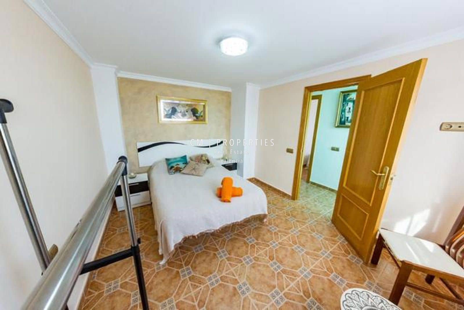 5 soveværelse Villa til salg i Valencia by - € 350.000 (Ref: 9116545)