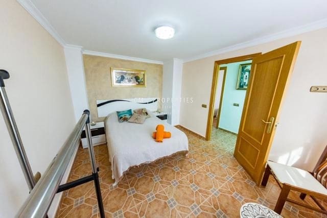 5 soveværelse Villa til salg i Poblats Maritims, Valencia by - € 350.000 (Ref: 9116545)